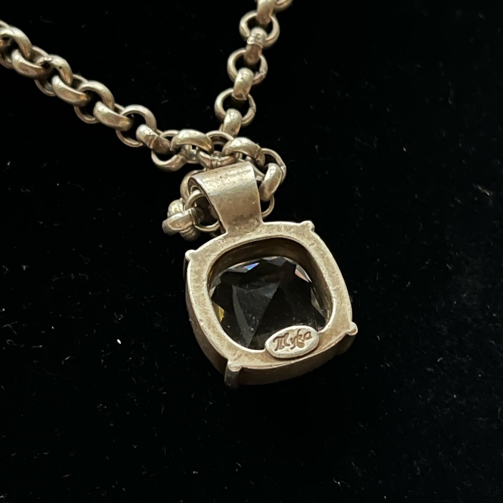 Belcher Chain Choker with Swarovski Pendant by MYKA DESIGNS - Picture 4 of 6